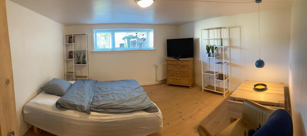 Apartamento Vaerelse Med Eget Kokken Og Bad Esbjerg Exterior foto